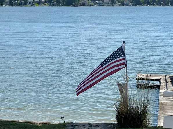 7230 Eldred Ave NE, Rockford, MI 49341