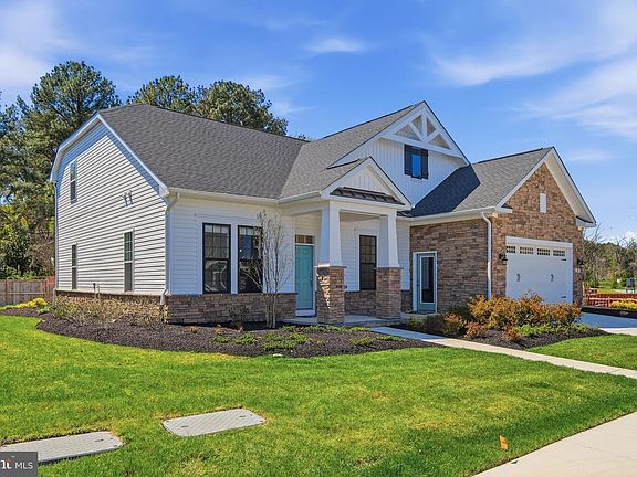 2nd image of 1003 Champlain Ct