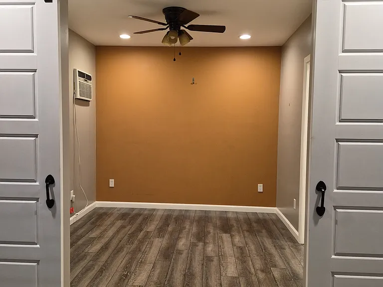 502 1/2 S Ivy Ave #502-1/2 — Photo 3
