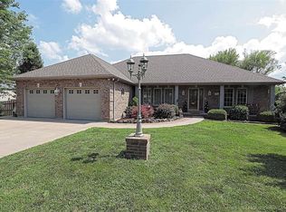 4804 London Rd, Farmington, MO 63640