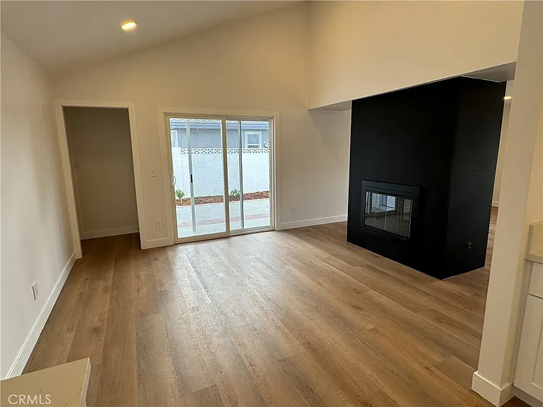 213 N Royal Pl — Photo 6