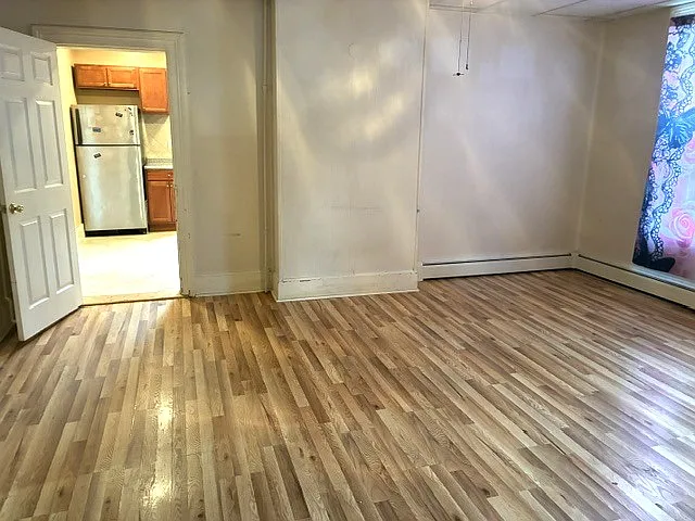 3 bed, 1200 sqft, $1,800 — Photo 4