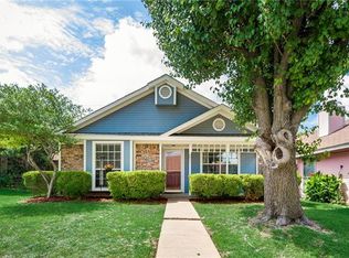 220 Crooked Ln, Mesquite, TX 75149