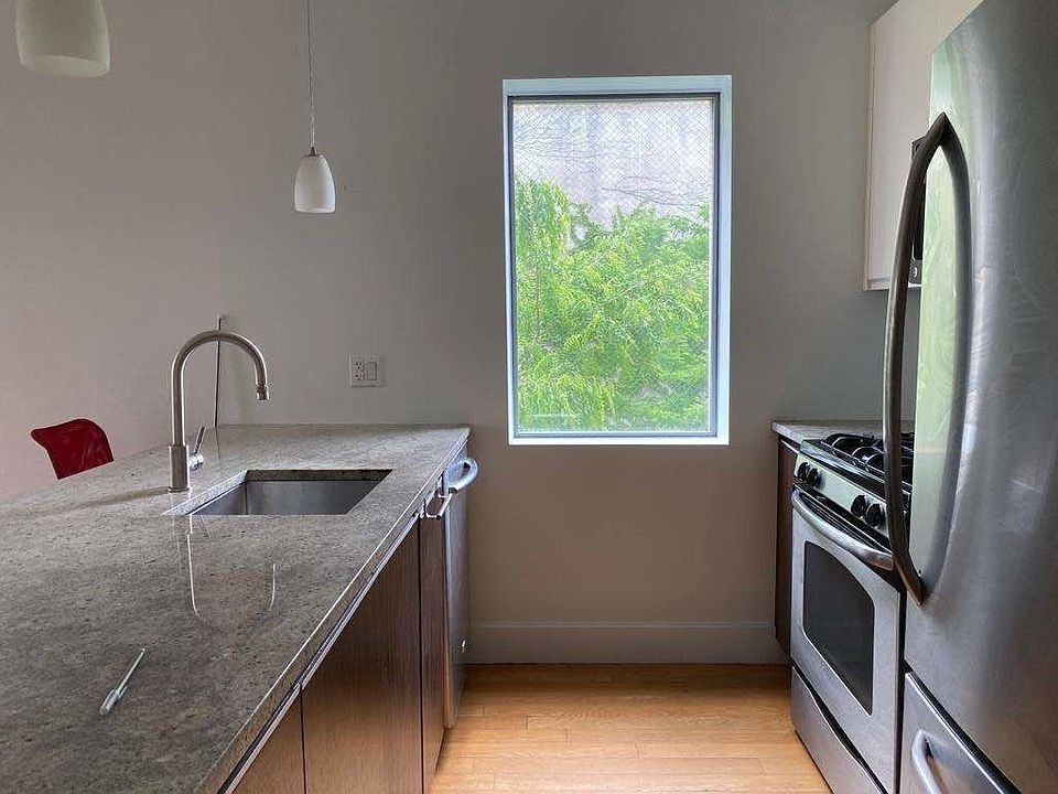 1st image of 818 Bergen St #3F