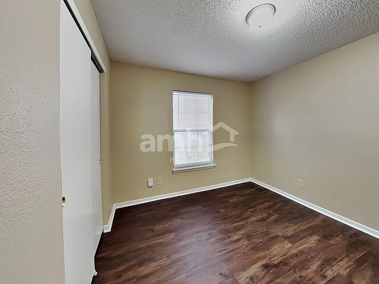 10757 Emery Dr — Photo 13