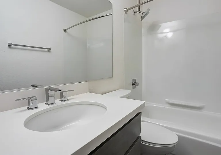 ReNew on Merritt — Photo 14