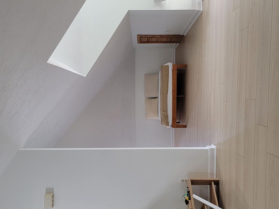 2nd image of 59 Hathorne St #3
