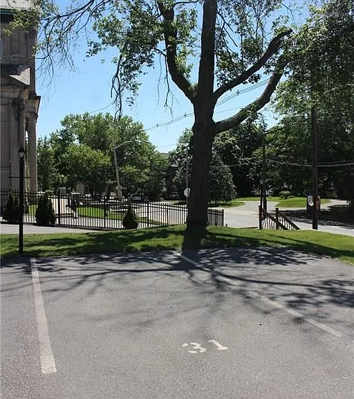 7 Mount Hope Ave #204 — Photo 22