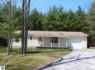 9430 Lake Ann Rd, Traverse City, MI 49684