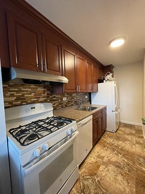 1st image of 601 Surf Ave APT 4