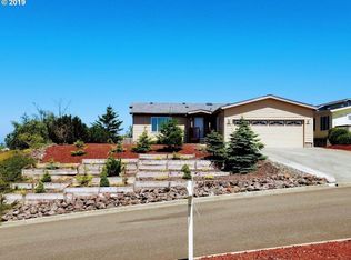 1072 Kentucky Ave, Coos Bay, OR 97420