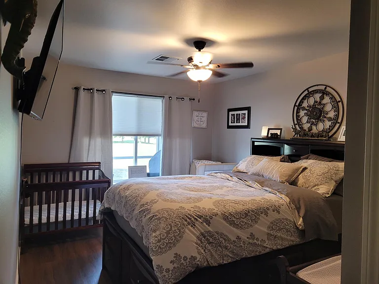 200 W Maberry Dr — Photo 3