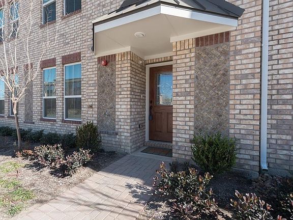 2nd image of 220 Belleville Dr