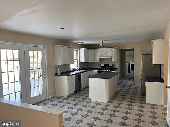 3rd image of 2400 John Henry Dr