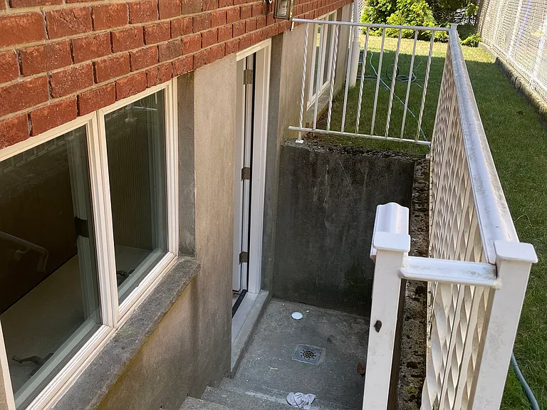 27 Washington Ave #B — Photo 1