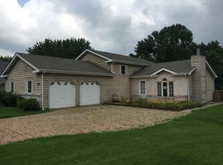 1458 Nova Rd, Sandwich, IL 60548