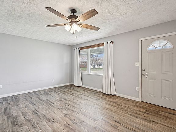 4th image of 1529 Bowman Dr