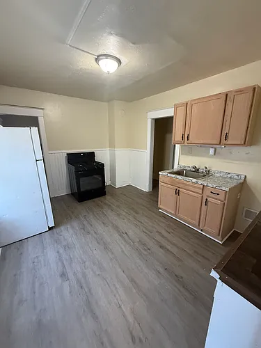 2053 Genesee St #3 Photo 1 2053 Genesee St #3 Photo 1
