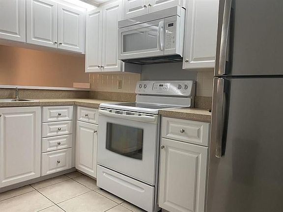 3rd image of 3507 Village Blvd APT 103