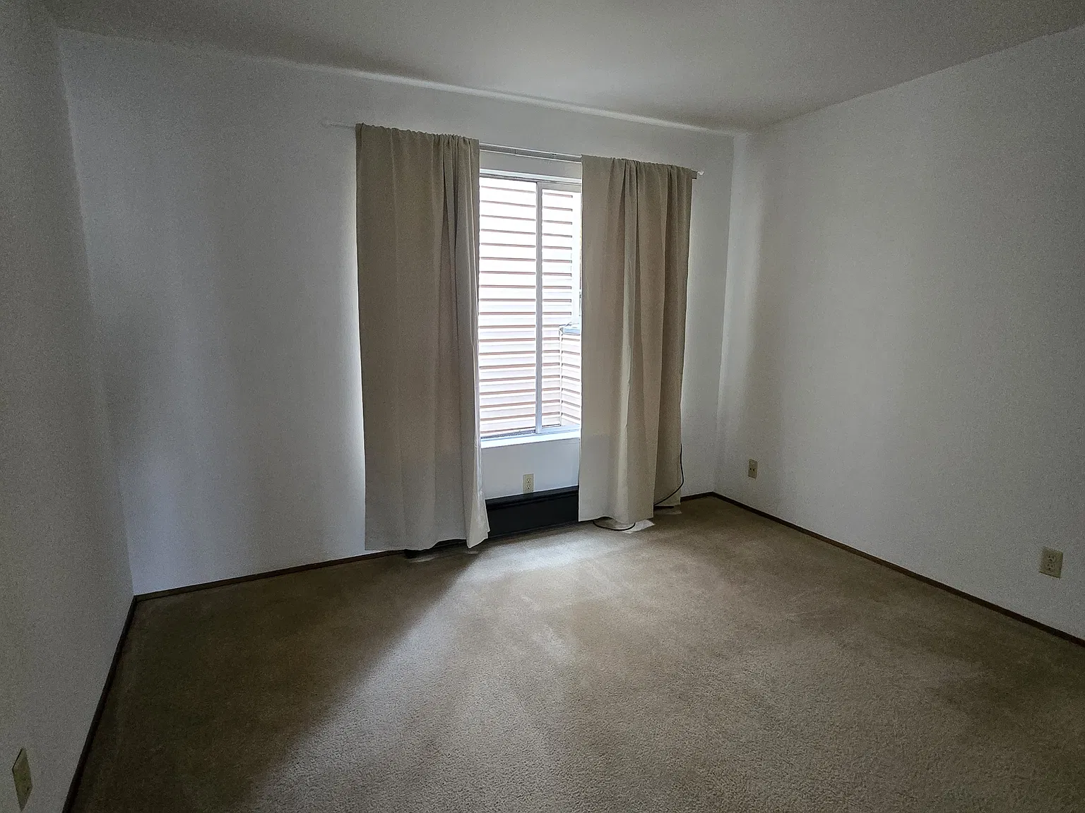 2 bed, 625 sqft, $4,000 — Photo 3