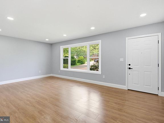 3rd image of 7901 Powhatan St