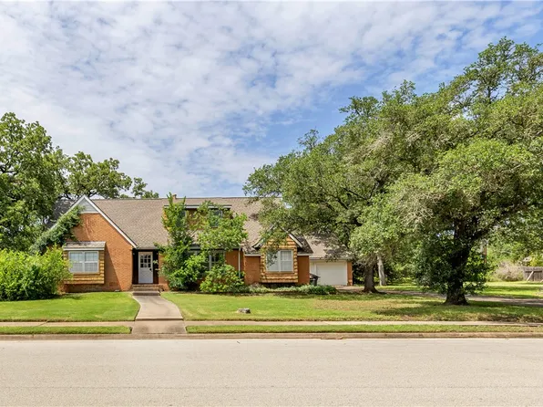 1502 Glade St, College Station, TX 77840