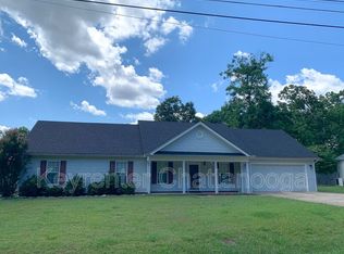 8263 W Lakeside Cir, Hixson, TN 37343