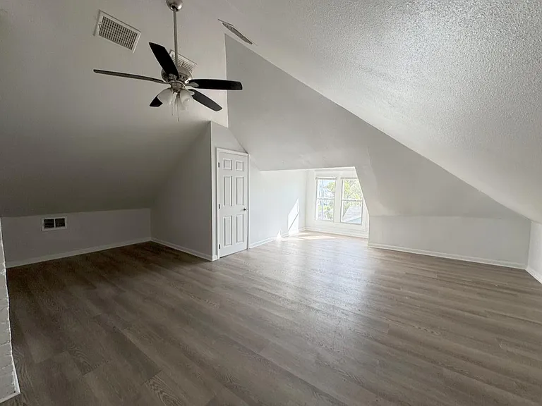 220 N Beaumont Ave #2 — Photo 19