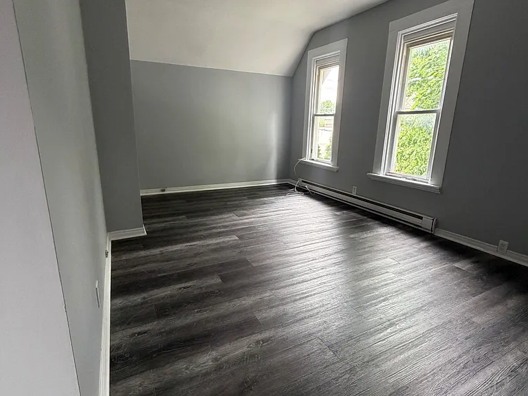 294 Park Ave #UPPER LEVEL — Photo 7