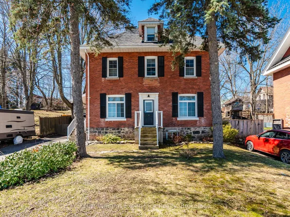 166 6th St, Midland, ON L4R 3X6