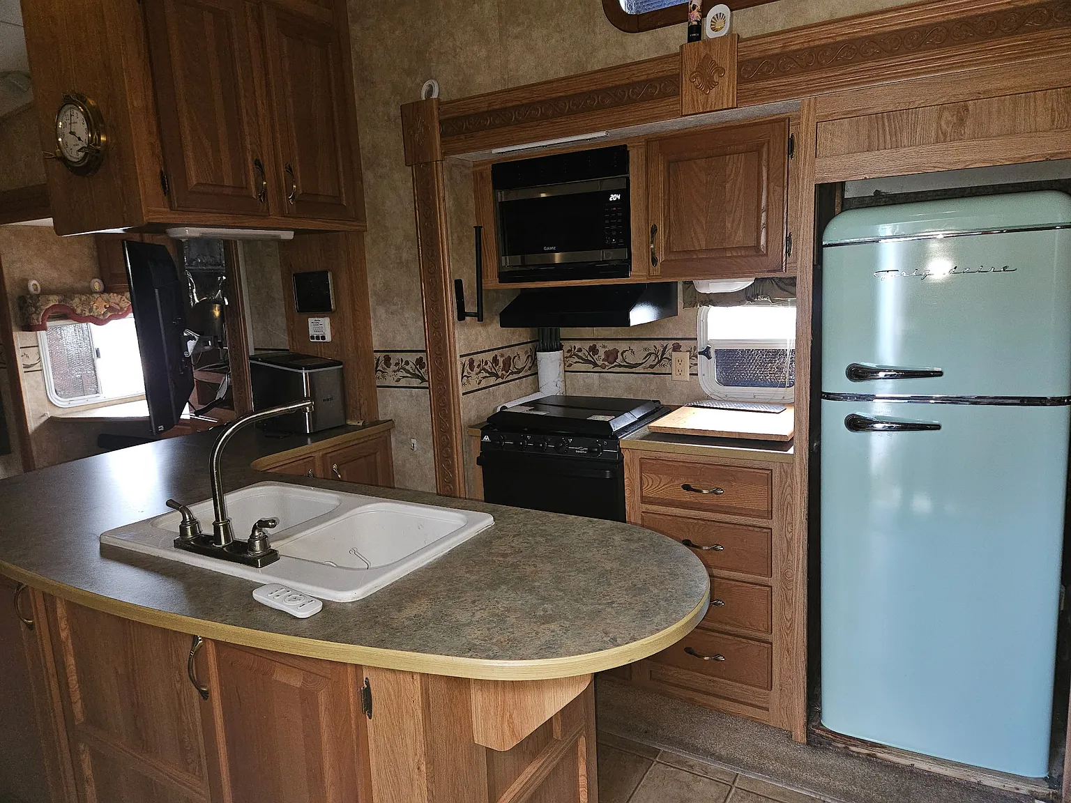 1 bed, 896 sqft, $1,000 — Photo 2