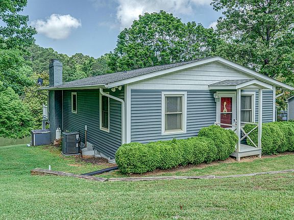 3rd image of 51 River Creek Cir