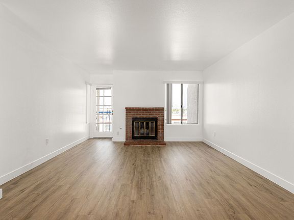 5th image of 1471 Grove Ave #4