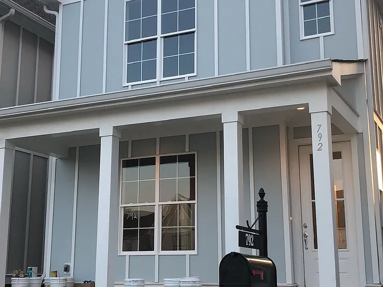 792 Cottage Park Dr — Photo 1