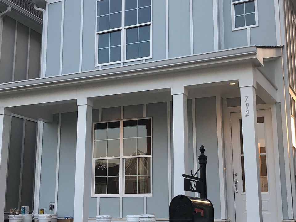 1st image of 792 Cottage Park Dr