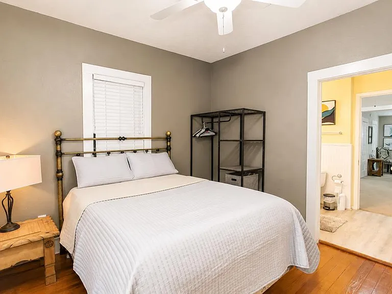 1809 S Lancaster St — Photo 21