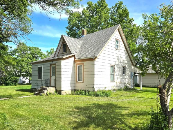 224 1st St SW, Highmore, SD 57345