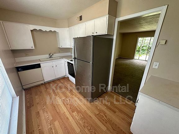 4th image of 8620 Countryshire Ln APT 1