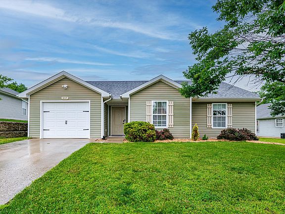 3rd image of 607 Bear Valley Ct