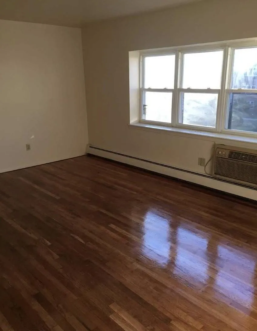 113 Lincoln Ave — Photo 3