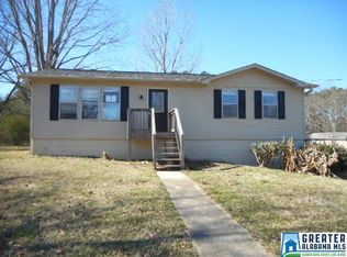 820 Willow Bend Ln, Bessemer, AL 35023