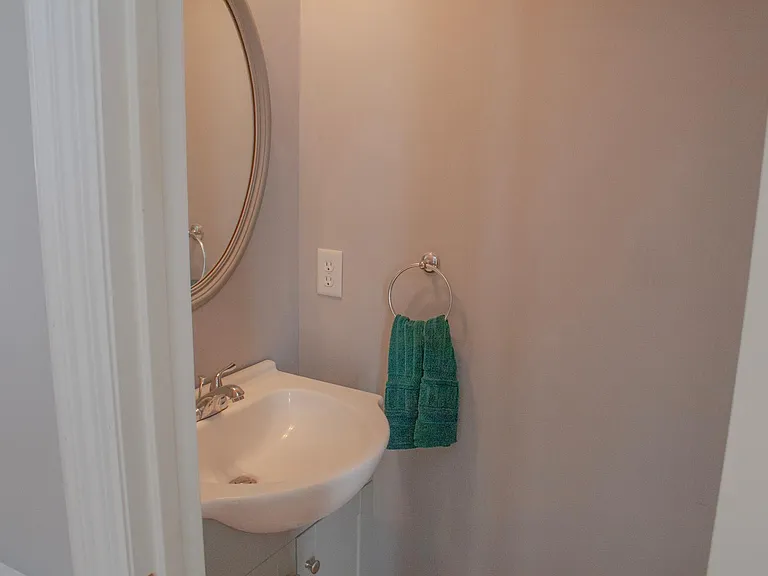 237 Yale Rd — Photo 16