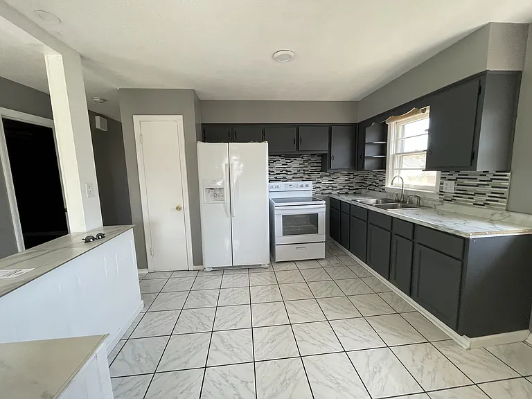 5710 Whispering Hills Blvd — Photo 6