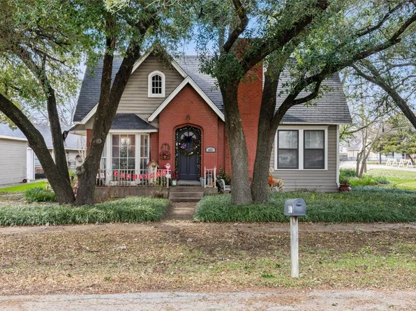 411 N Friou St, Alvarado, TX 76009