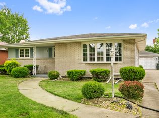 2655 Christina Dr, Lansing, IL