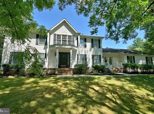 12 Coventry Ln, Hopewell, NJ 08525