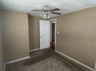 8124 N Summit St, Kansas City, MO 64118