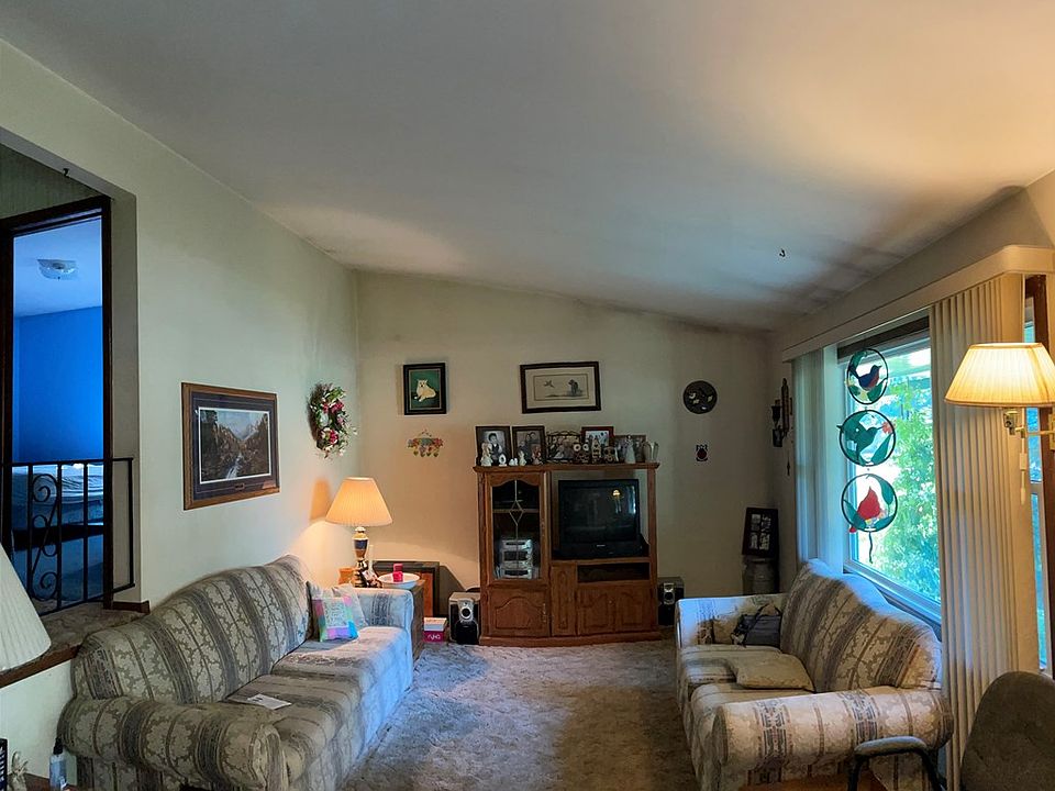 2nd image of 118 Centennial Dr