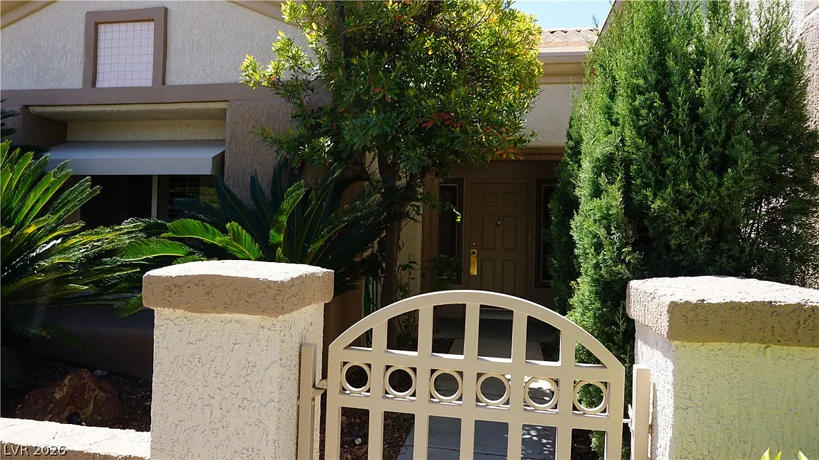 2 bed, 2.0 bath, 1599 sqft, $2,420 — Photo 4