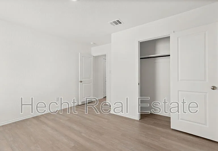 2910 Green Finch — Photo 24